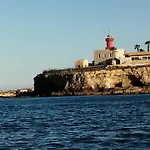 Siracusa,tra Ortigia E Il Mare *
