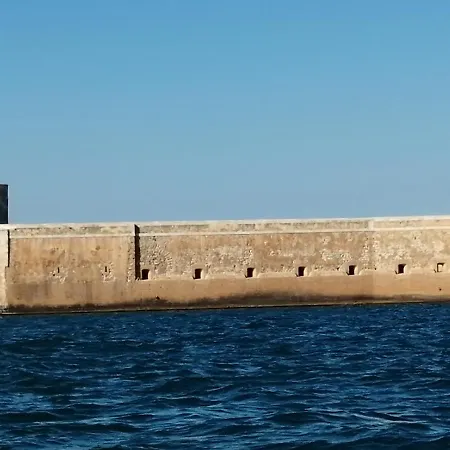 Siracusa,tra Ortigia E Il Mare * Szirakúza