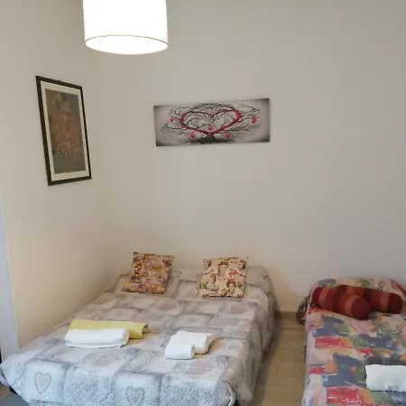 Siracusa,tra Ortigia E Il Mare