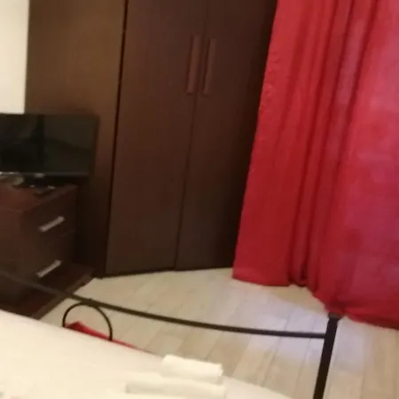 Siracusa,tra Ortigia E Il Mare