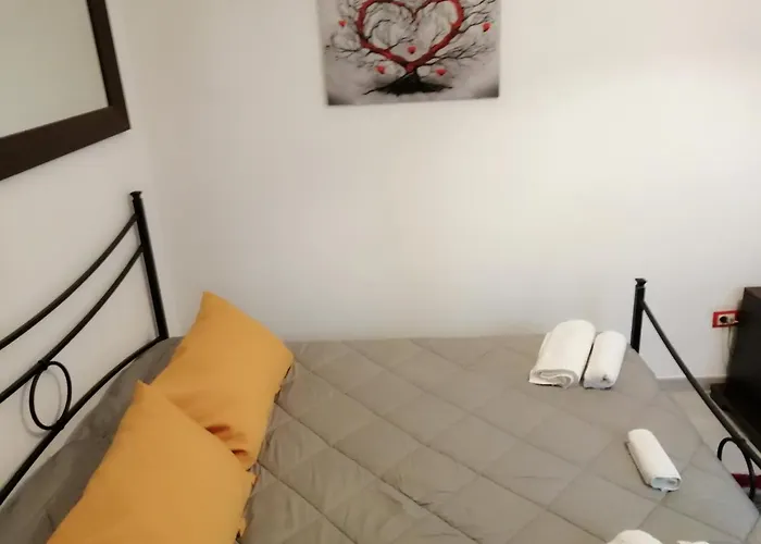 Siracusa,tra Ortigia E Il Mare *