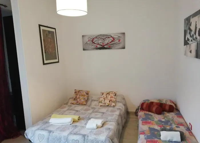 Siracusa,tra Ortigia E Il Mare